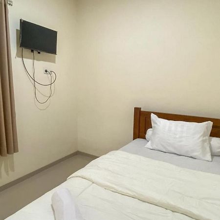 Nipa Guest House Near Universitas Widyagama Mitra Reddoorz Blimbing  외부 사진