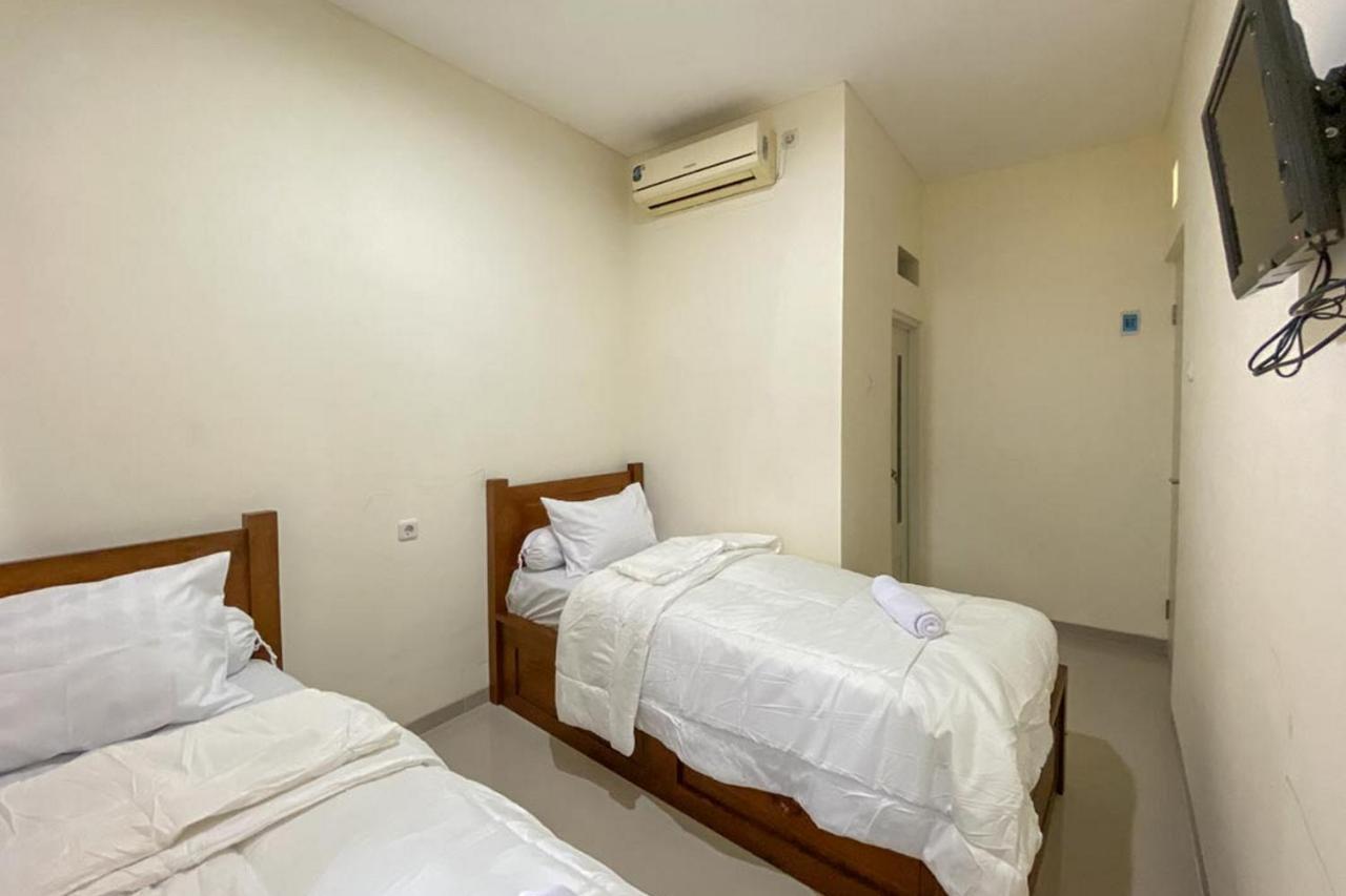 Nipa Guest House Near Universitas Widyagama Mitra Reddoorz Blimbing  외부 사진