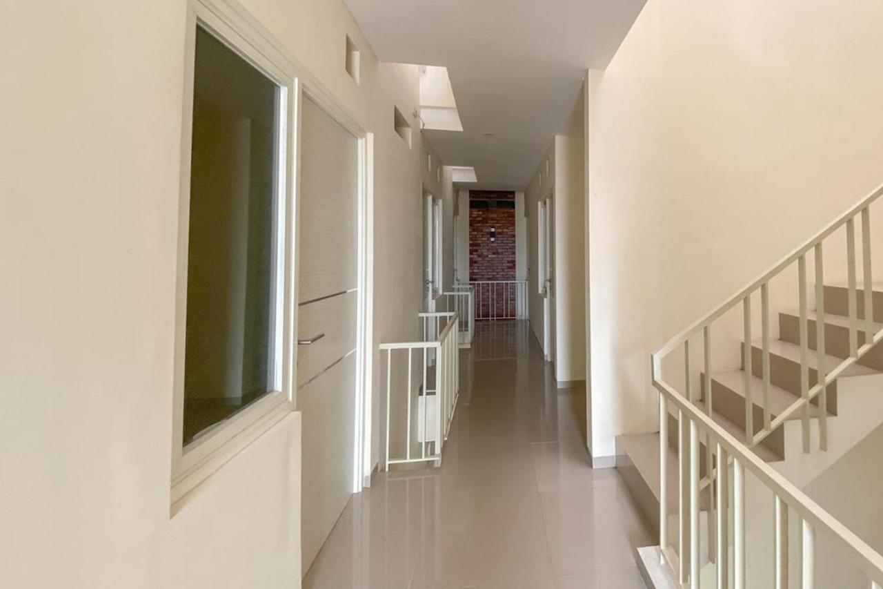Nipa Guest House Near Universitas Widyagama Mitra Reddoorz Blimbing  외부 사진